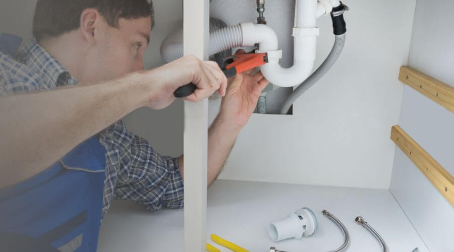 Expert burst pipe repair services in Gilliam, LA